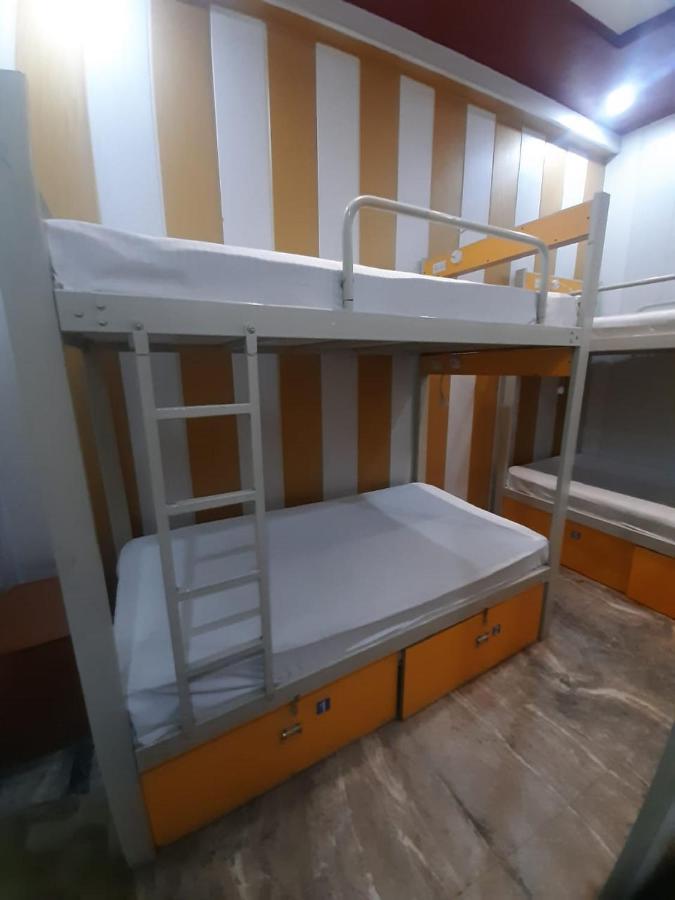Friends Guest House & Hostel Агра Екстериор снимка