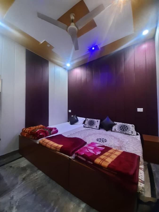 Friends Guest House & Hostel Агра Екстериор снимка