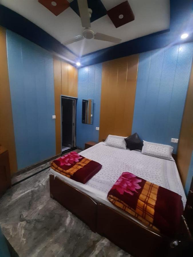 Friends Guest House & Hostel Агра Екстериор снимка