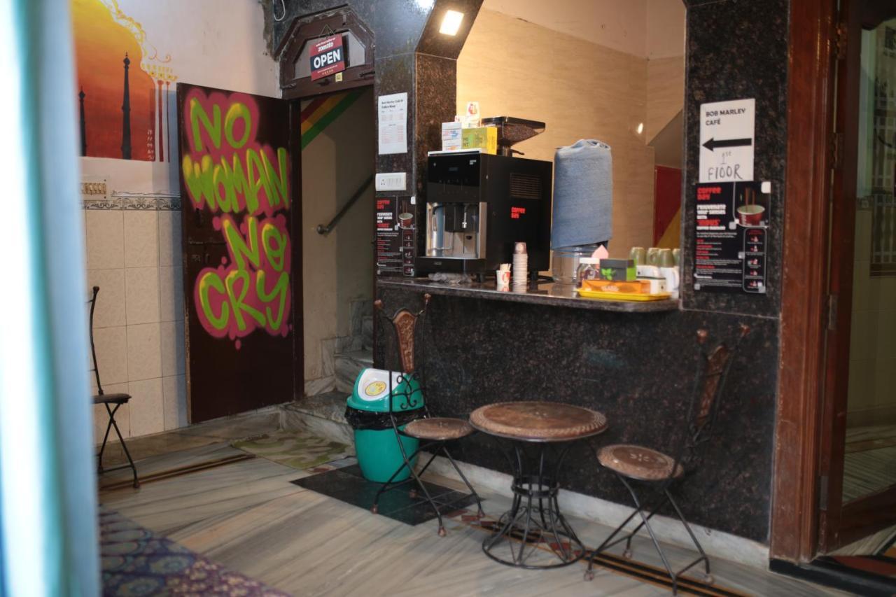 Friends Guest House & Hostel Агра Екстериор снимка