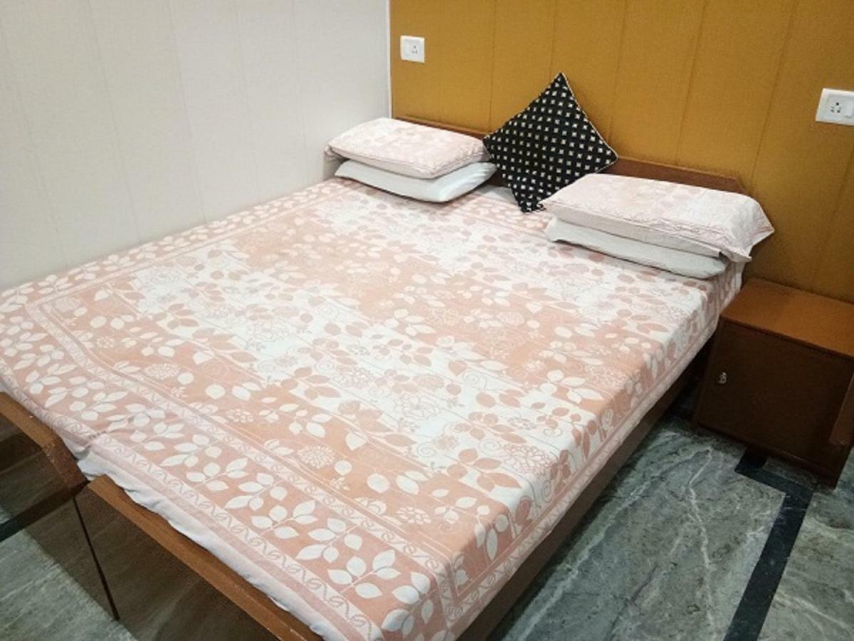 Friends Guest House & Hostel Агра Екстериор снимка