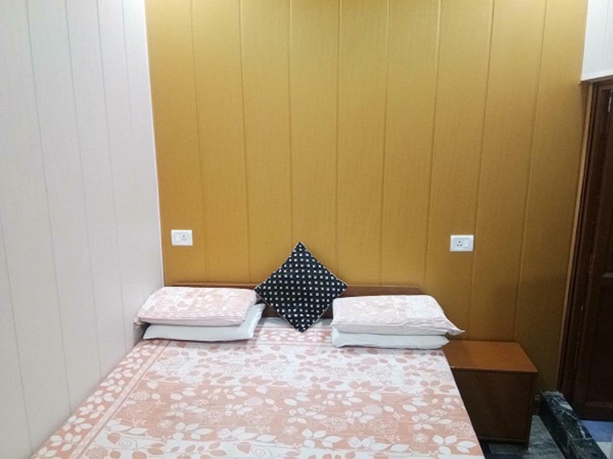 Friends Guest House & Hostel Агра Екстериор снимка