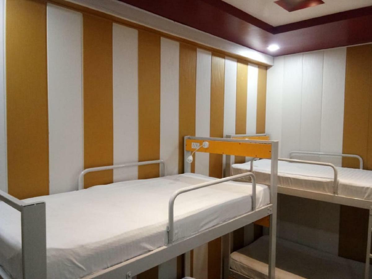 Friends Guest House & Hostel Агра Екстериор снимка