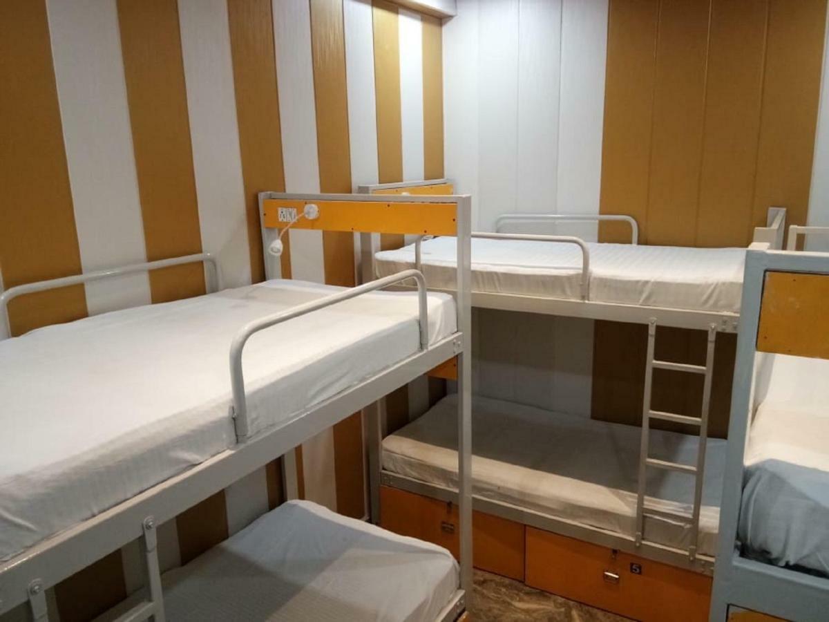 Friends Guest House & Hostel Агра Екстериор снимка